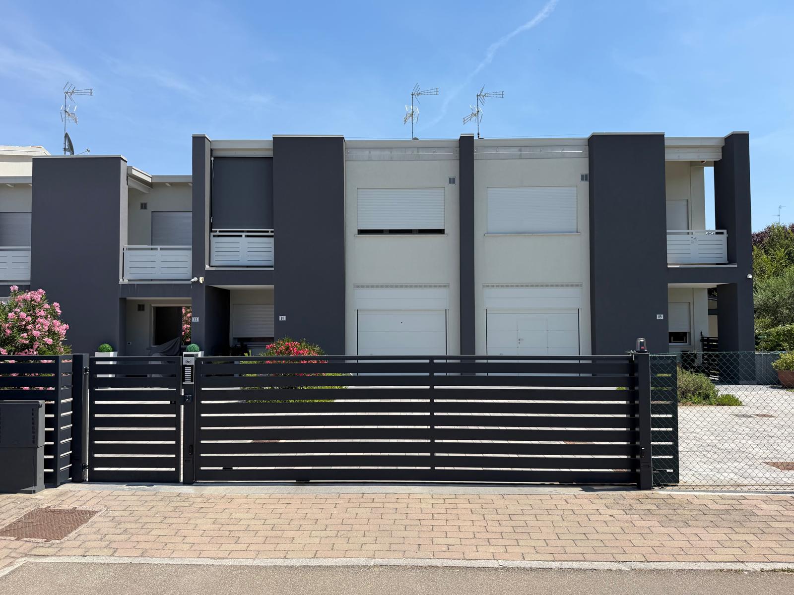 Residenziale a schiera — pratica edilizia, strutture e direzione lavori